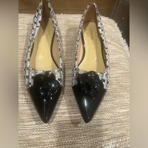 C. Paravano Tweed Pointed Toe Flats Black White Flower Detail EU 42 NEW